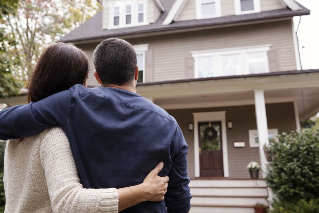 Buy with 5% deposit: first home buyers looking at their future home